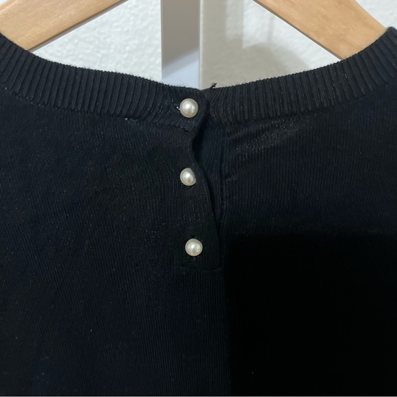 NEW ZARA Knit Pearl Button Back Sweater Black Medium - Picture 5 of 8
